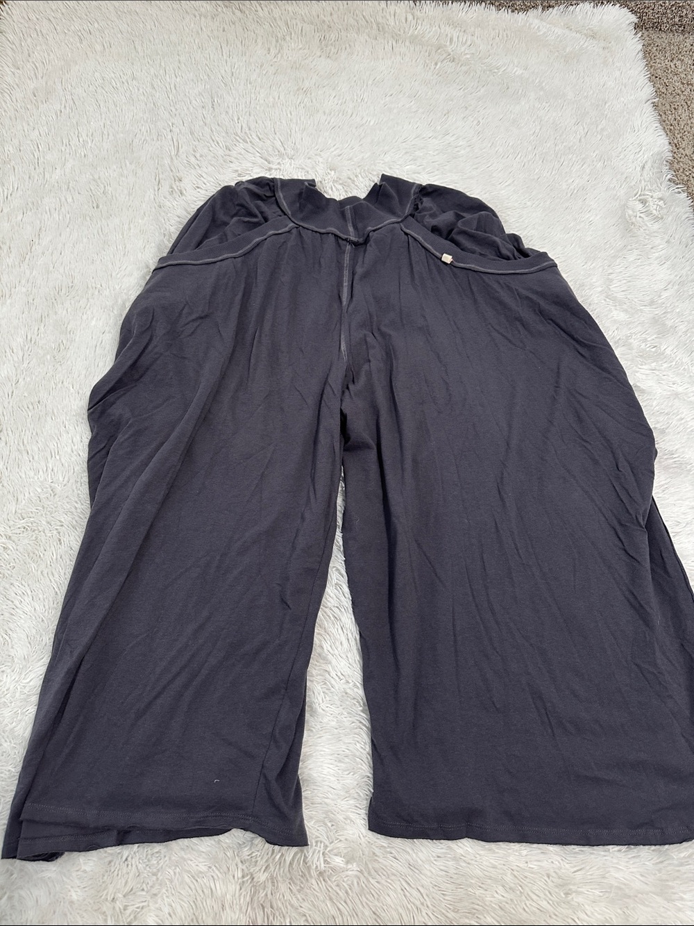 🧁 Free People Extra Wide Leg Crop Pant
